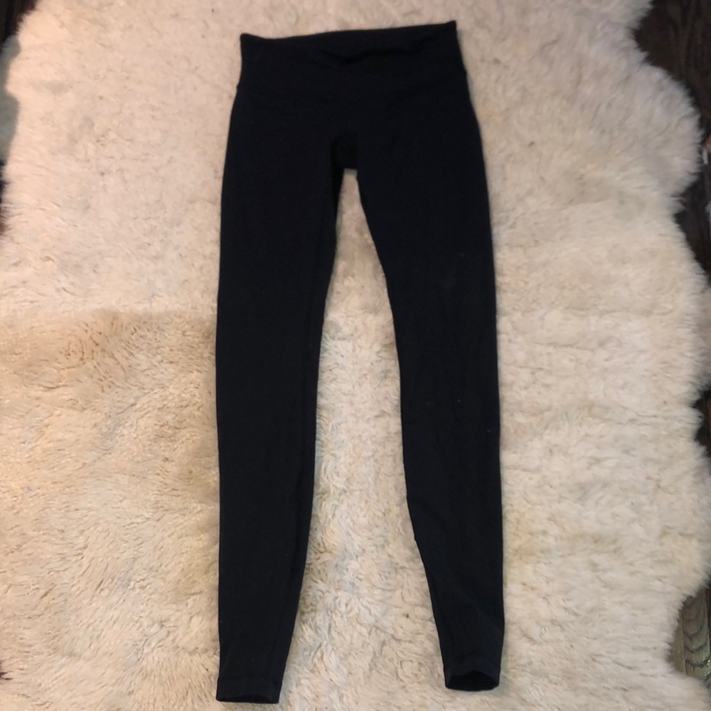 Black Lululemon wonder under leggings